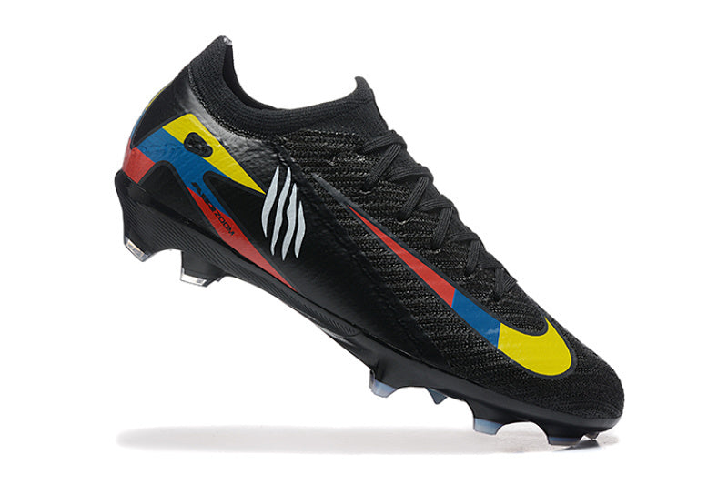 Nike Phantom FG Firm Ground Soccer Cleats