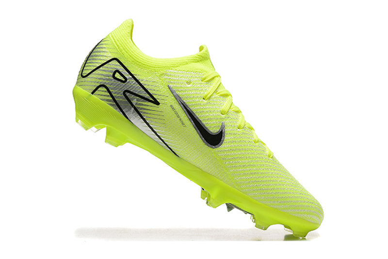 Nike Phantom FG Firm Ground Soccer Cleats