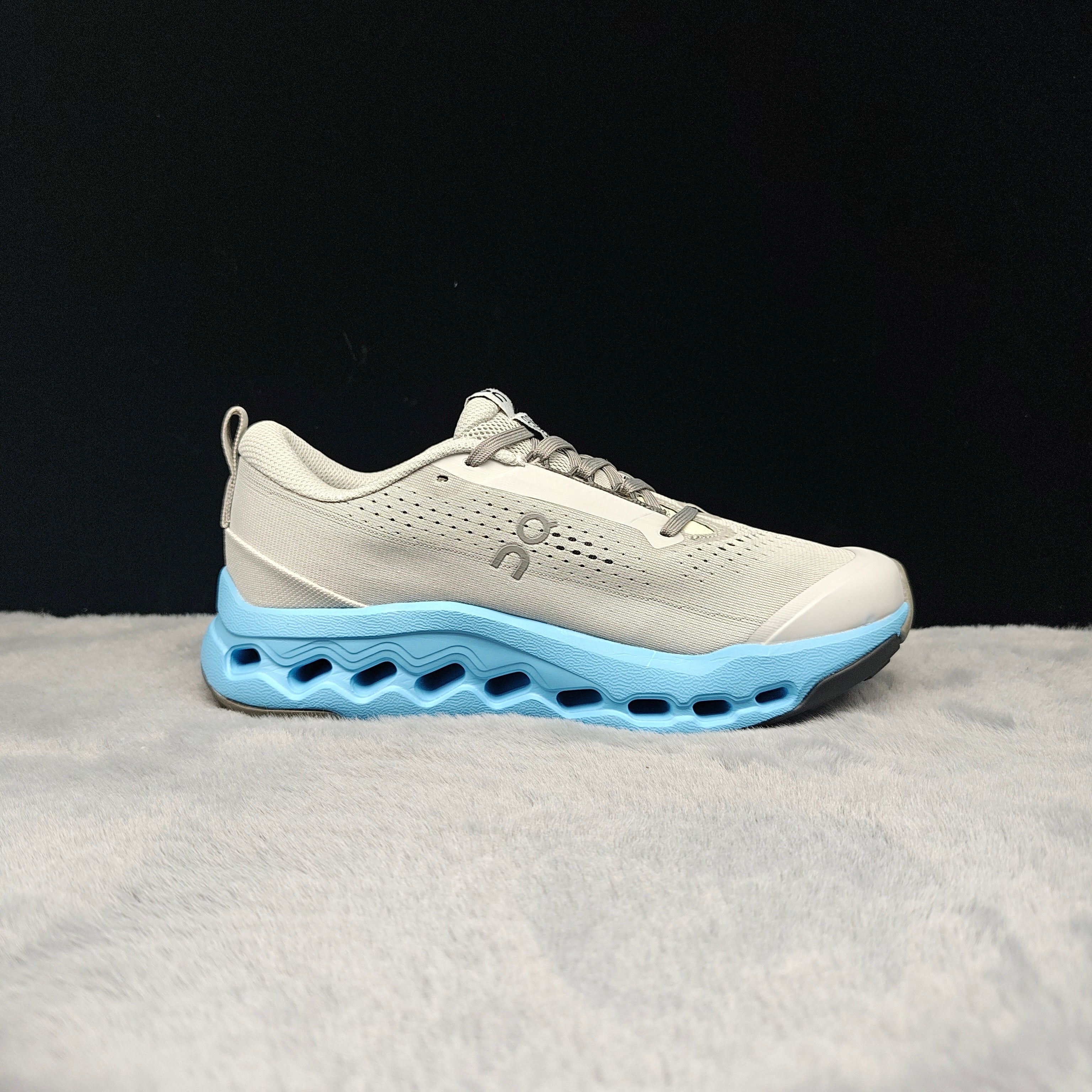 ON Cloudsurfer Trail 2 | Lightweight Trail Running Shoes for All-Terrain