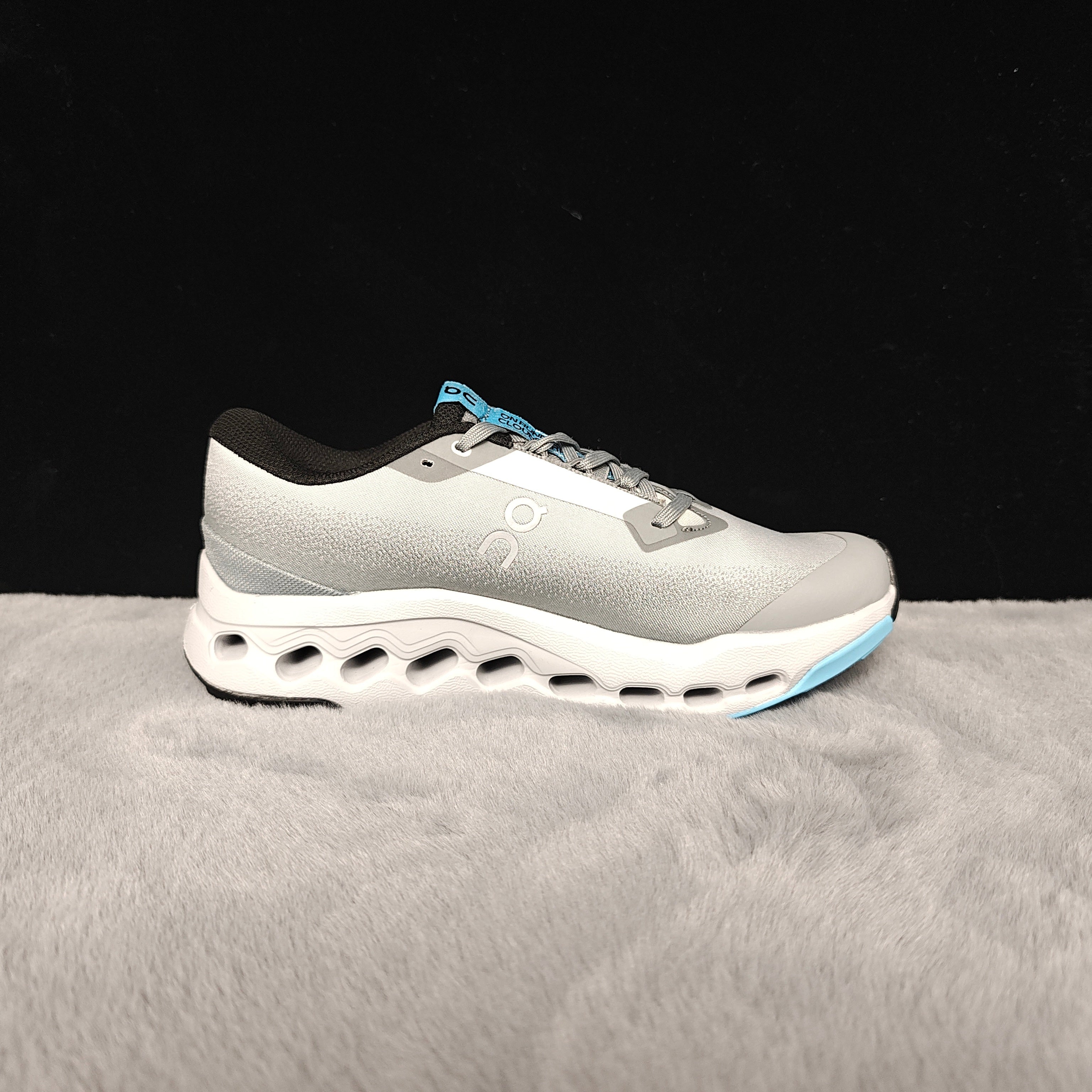 ON Cloudsurfer Trail 2 | Lightweight Trail Running Shoes for All-Terrain
