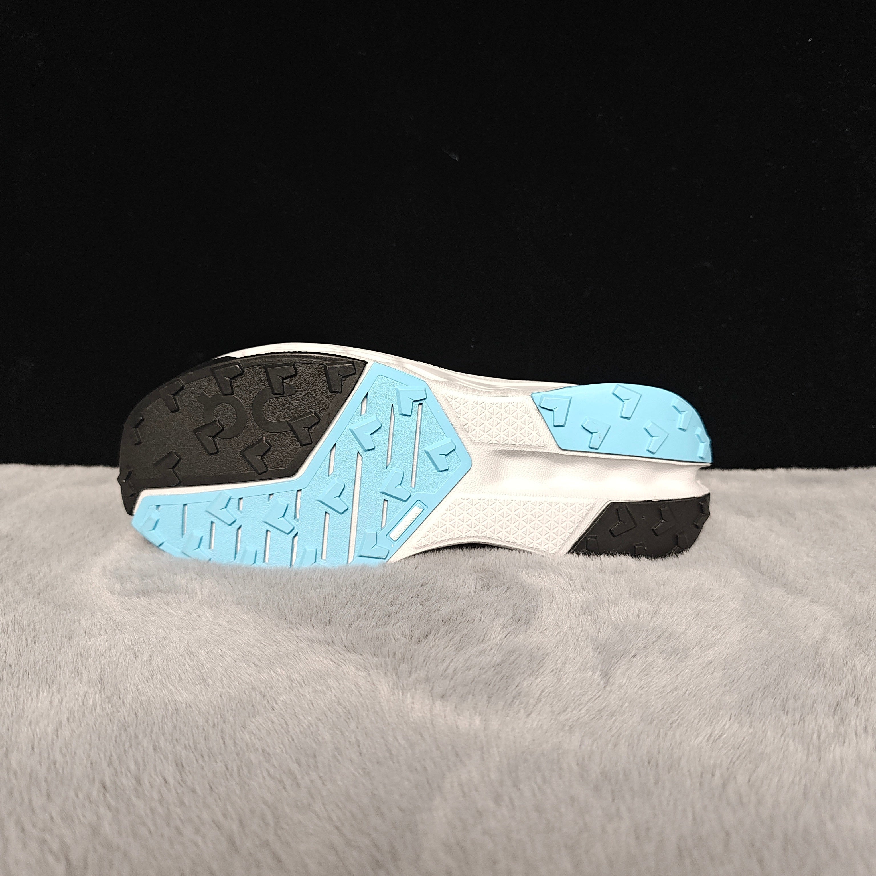 ON Cloudsurfer Trail 2 | Lightweight Trail Running Shoes for All-Terrain