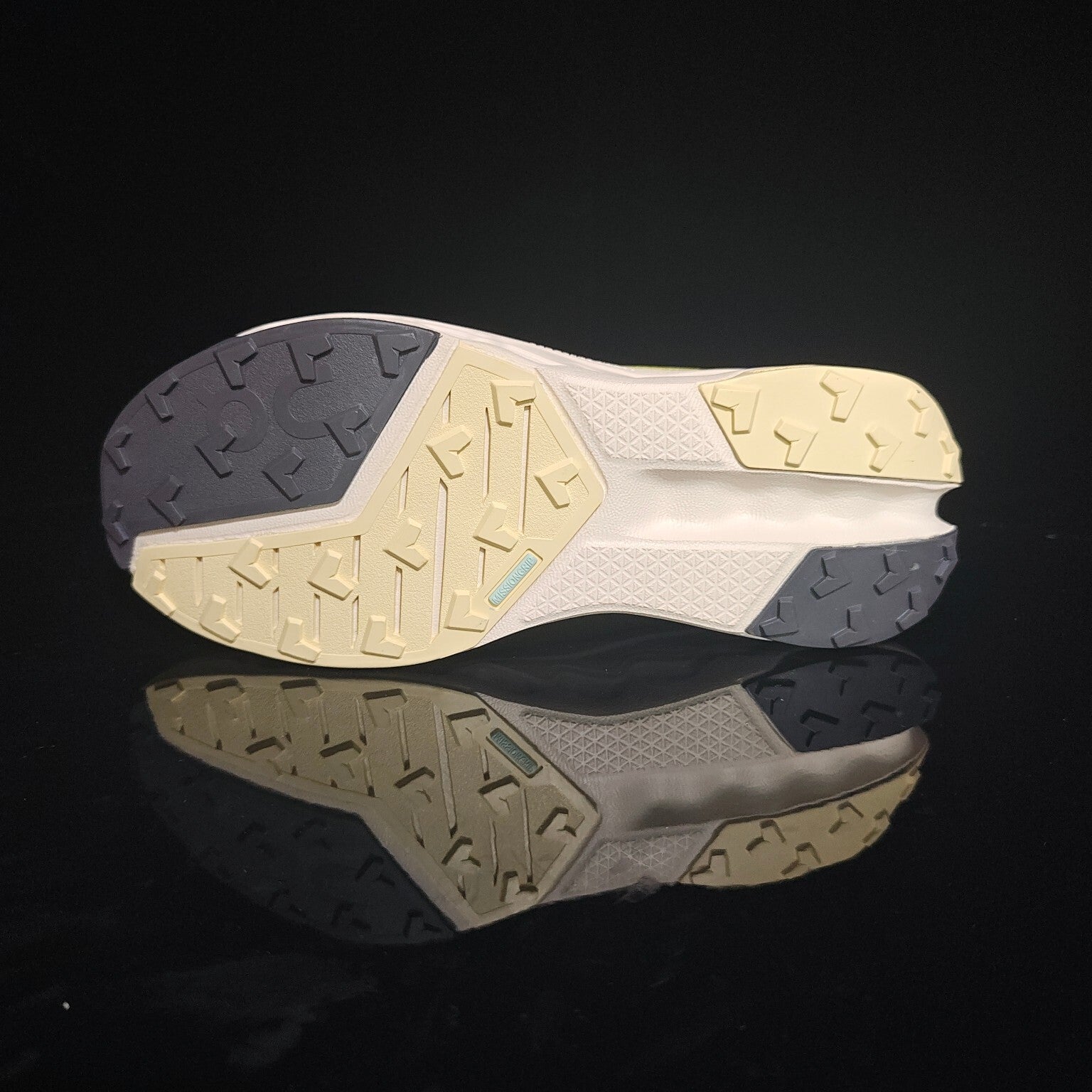 ON Cloudsurfer Trail 2 | Lightweight Trail Running Shoes for All-Terrain