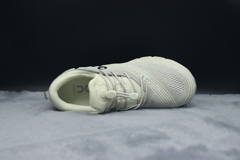 ON Cloud X Z5 | Zendaya x ON Limited Edition Training Sneakers