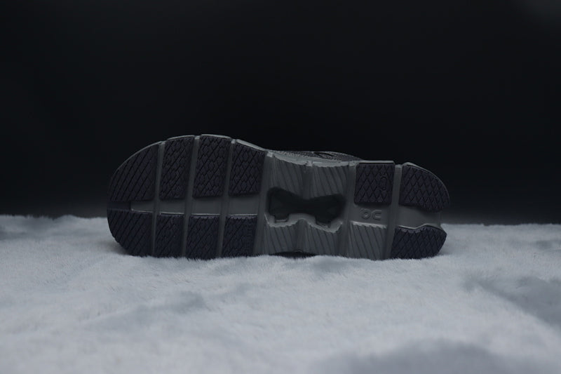 ON Cloud X Z5 | Zendaya x ON Limited Edition Training Sneakers