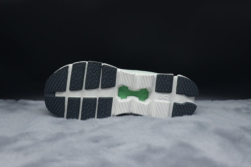 ON Cloud 4 | Lightweight Everyday Running Shoes