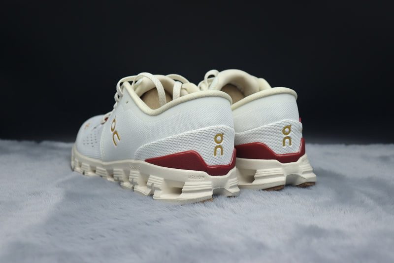 ON Cloud 4 | Lightweight Everyday Running Shoes