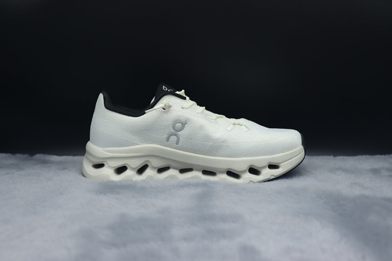 ON Cloudtilt – Tilted Sole Lifestyle Sneakers
