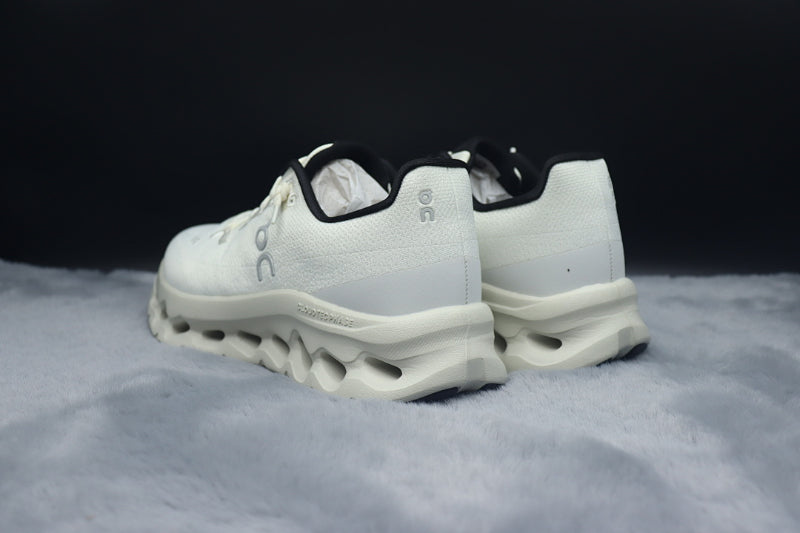 ON Cloudtilt – Tilted Sole Lifestyle Sneakers