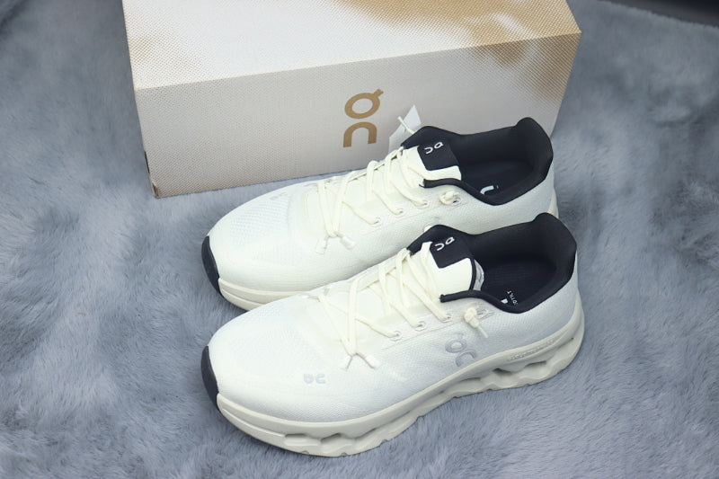 ON Cloudtilt – Tilted Sole Lifestyle Sneakers