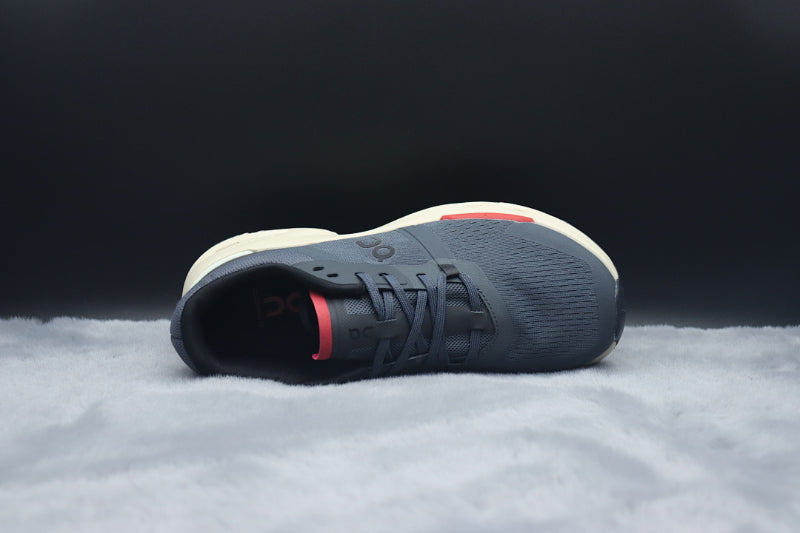 ON Cloudpulse | Retro-Inspired Lifestyle Sneakers