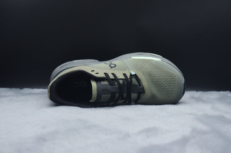 ON Cloudpulse | Retro-Inspired Lifestyle Sneakers