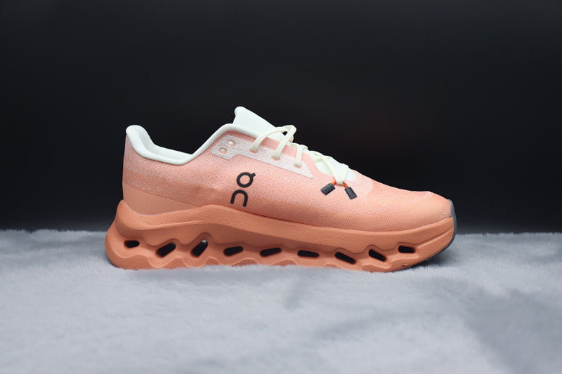 ON Cloudtilt – Tilted Sole Lifestyle Sneakers