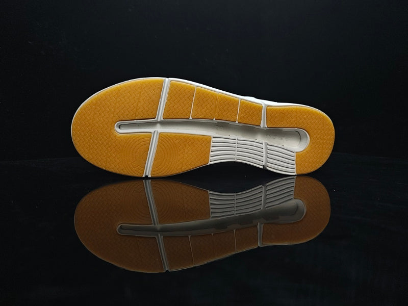 ON THE ROGER – Roger Federer x ON Running Signature Sneaker