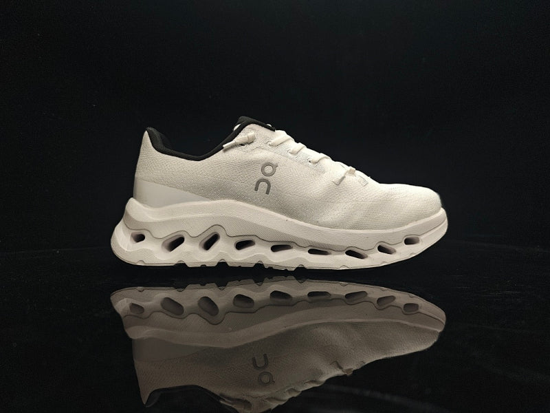 ON Cloudtilt – Tilted Sole Lifestyle Sneakers