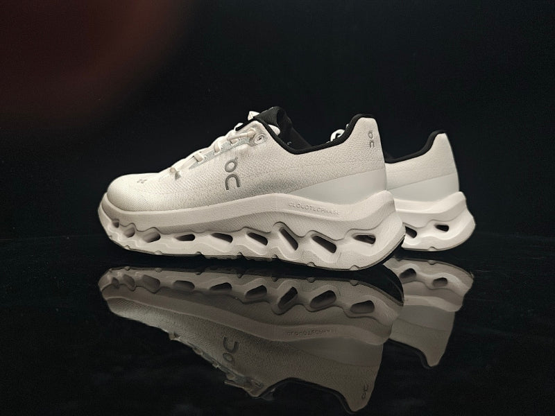 ON Cloudtilt – Tilted Sole Lifestyle Sneakers