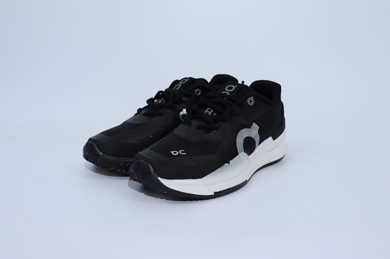 ON THE ROGER Pro 2 – Premium Tennis-Inspired Performance Sneaker