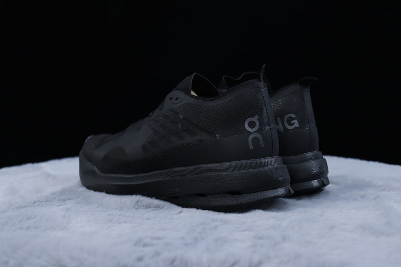 ON Cloudboom Strike – Elite Racing Shoes