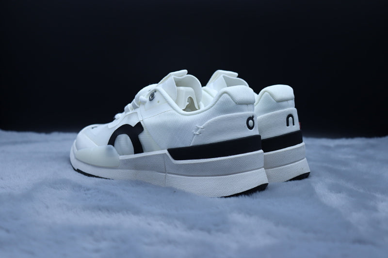 ON THE ROGER Pro 2 – Premium Tennis-Inspired Performance Sneaker
