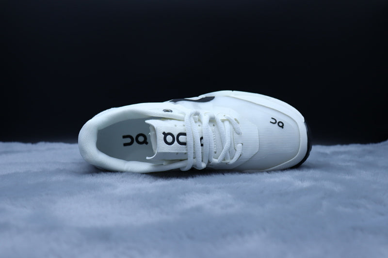 ON THE ROGER Pro 2 – Premium Tennis-Inspired Performance Sneaker