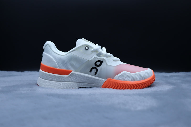 ON THE ROGER Pro 2 – Premium Tennis-Inspired Performance Sneaker