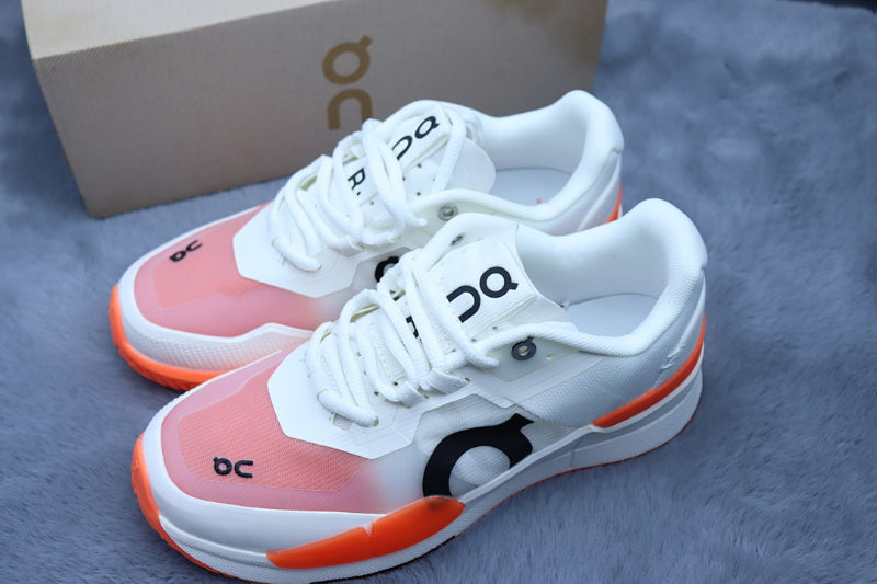 ON THE ROGER Pro 2 – Premium Tennis-Inspired Performance Sneaker