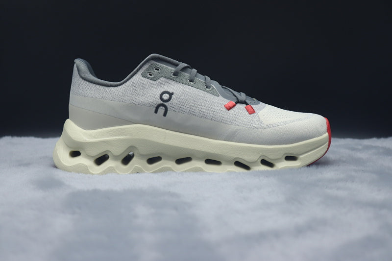 ON Cloudtilt – Tilted Sole Lifestyle Sneakers