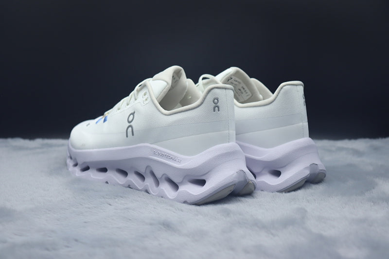 ON Cloudtilt – Tilted Sole Lifestyle Sneakers