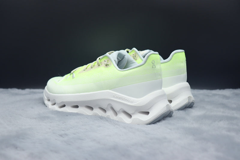 ON Cloudtilt – Tilted Sole Lifestyle Sneakers