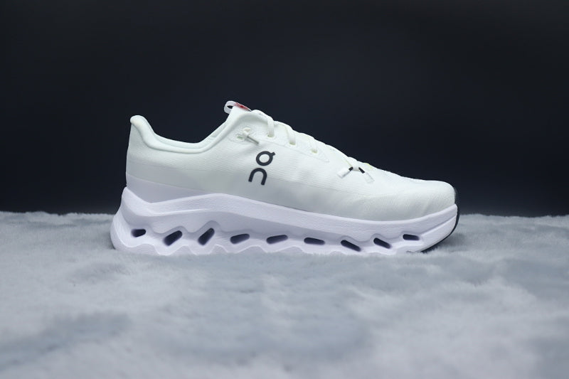 ON Cloudtilt – Tilted Sole Lifestyle Sneakers