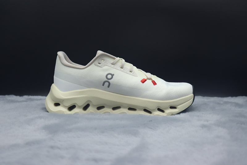 ON Cloudtilt – Tilted Sole Lifestyle Sneakers
