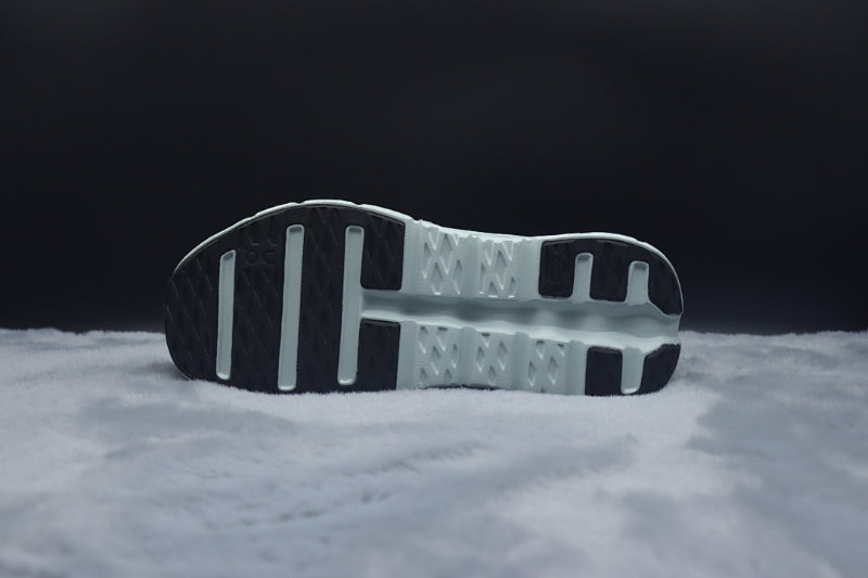 ON Cloudtilt – Tilted Sole Lifestyle Sneakers