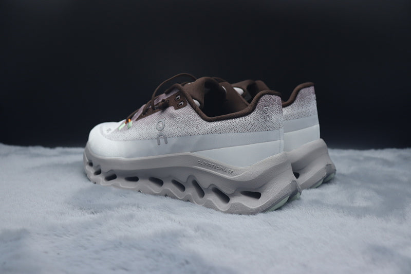 ON Cloudtilt – Tilted Sole Lifestyle Sneakers