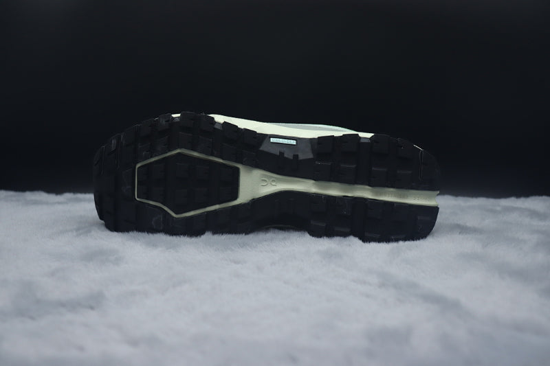 ON Cloudrock Low WP – Waterproof Low-Top Hiking Shoes