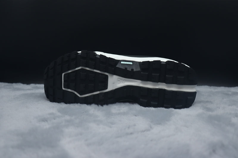 ON Cloudrock Low WP – Waterproof Low-Top Hiking Shoes