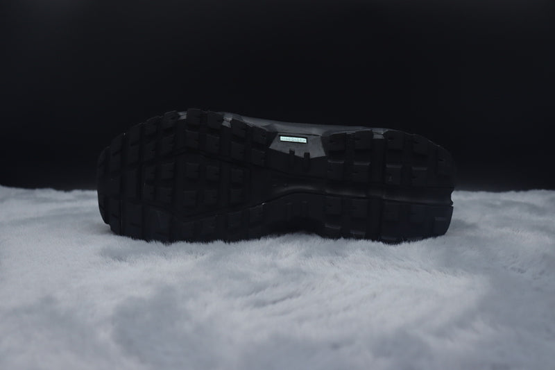 ON Cloudrock Low WP – Waterproof Low-Top Hiking Shoes