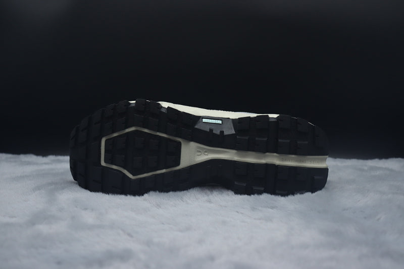 ON Cloudrock Low WP – Waterproof Low-Top Hiking Shoes