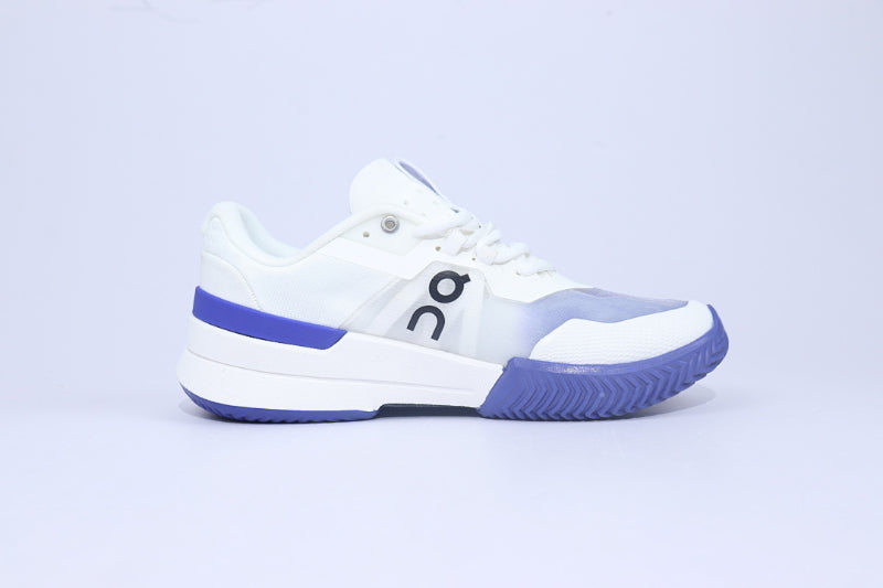 ON THE ROGER Pro 2 – Premium Tennis-Inspired Performance Sneaker