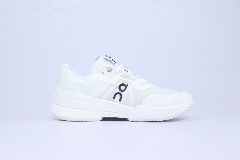 ON THE ROGER Pro 2 – Premium Tennis-Inspired Performance Sneaker
