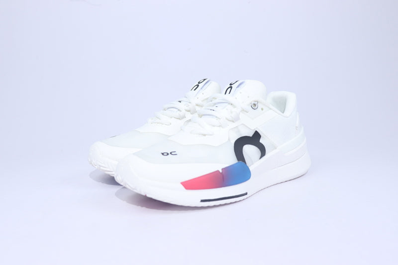 ON THE ROGER Pro 2 – Premium Tennis-Inspired Performance Sneaker