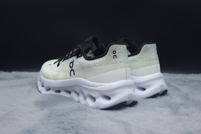ON Cloudtilt – Tilted Sole Lifestyle Sneakers