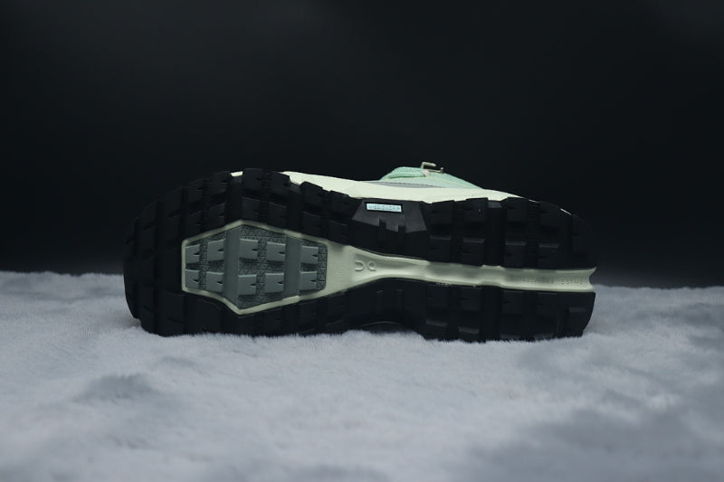 ON Cloudrock Low WP – Waterproof Low-Top Hiking Shoes
