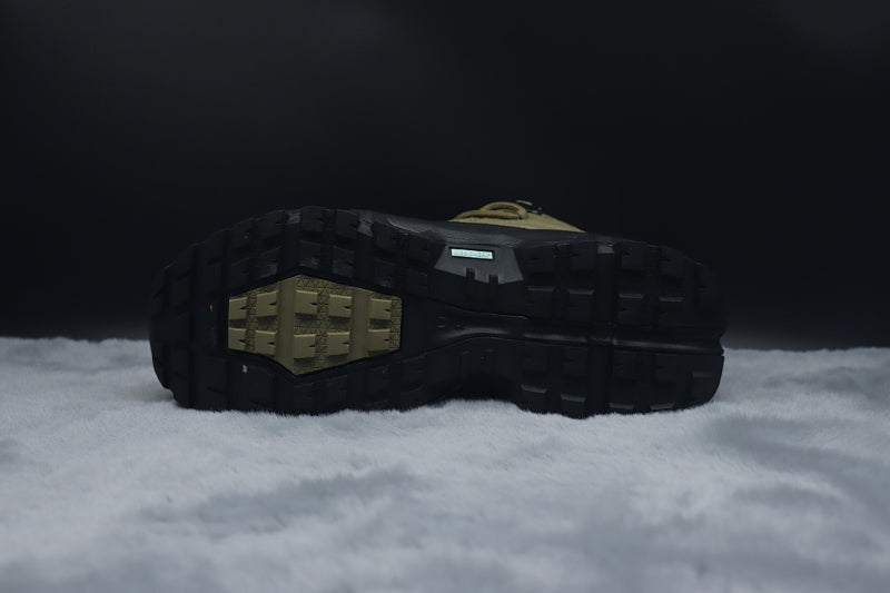 ON Cloudrock Low WP – Waterproof Low-Top Hiking Shoes