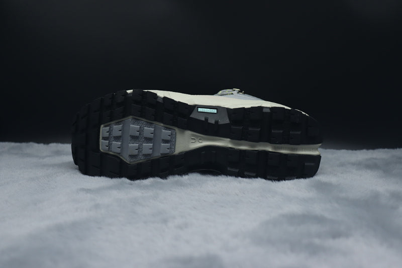 ON Cloudrock Low WP – Waterproof Low-Top Hiking Shoes