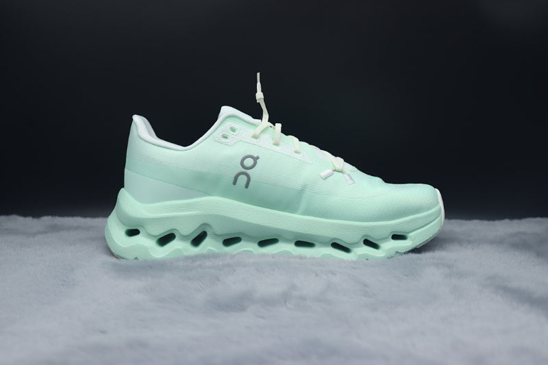 ON Cloudtilt – Tilted Sole Lifestyle Sneakers