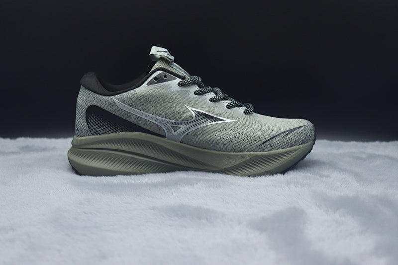 Mizuno ASTRO PLUS Athletic Shoe