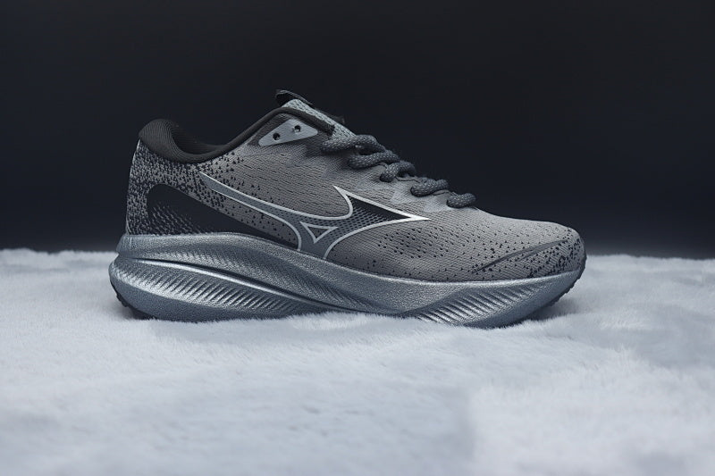 Mizuno ASTRO PLUS Athletic Shoe