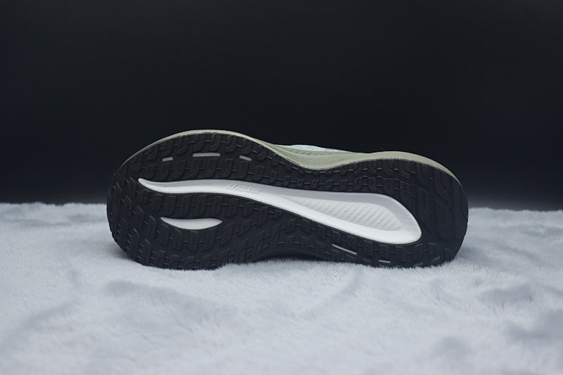 Mizuno ASTRO PLUS Athletic Shoe