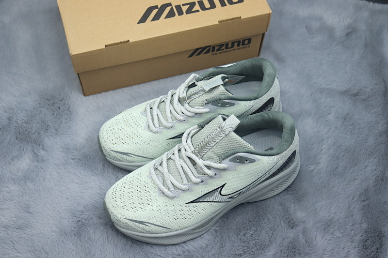 Mizuno ASTRO PLUS Athletic Shoe