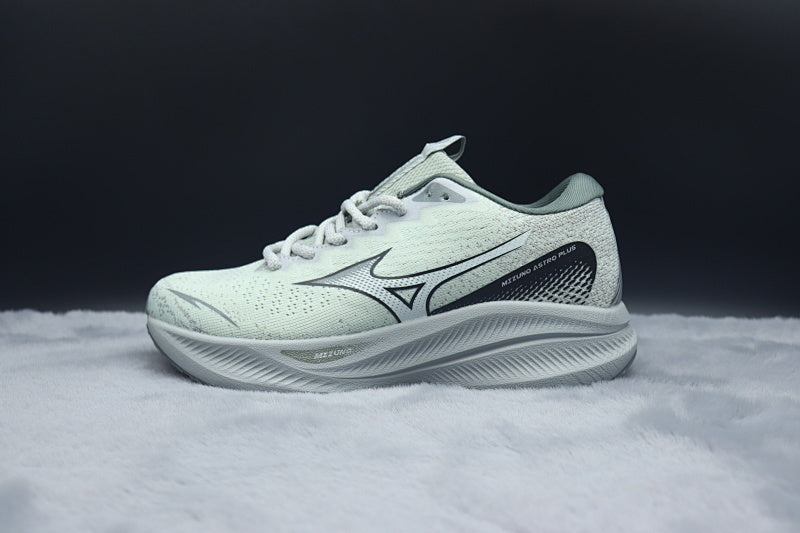 Mizuno ASTRO PLUS Athletic Shoe