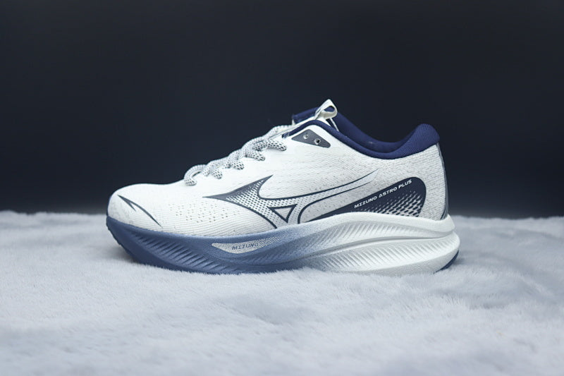 Mizuno ASTRO PLUS Athletic Shoe